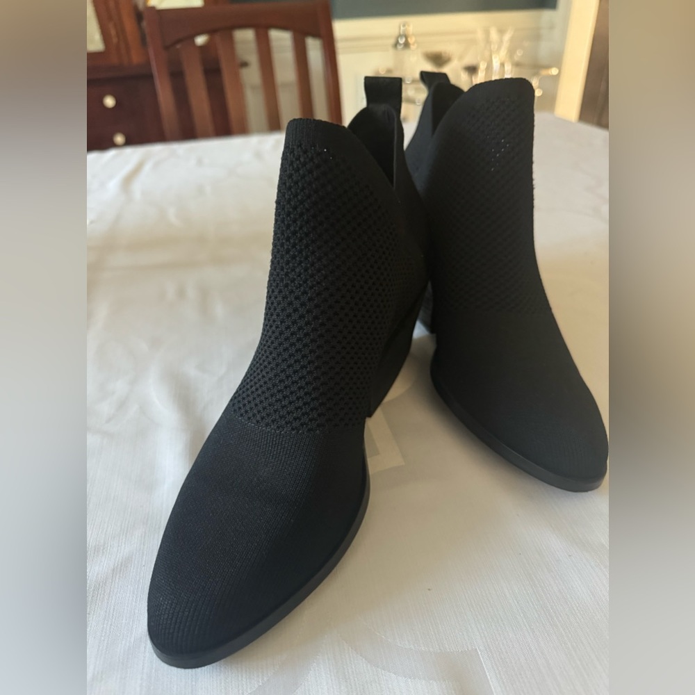 Eileen Fisher black knit booties size 10